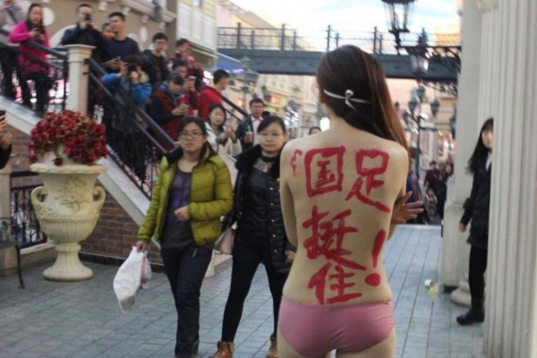 武汉按摩背部，舒筋活络养生秘籍